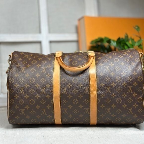 EXCELLENT CONDITION AUTHENTIC Keepall Bandoulière 50. Monogram canvas. - Picture 10 of 17